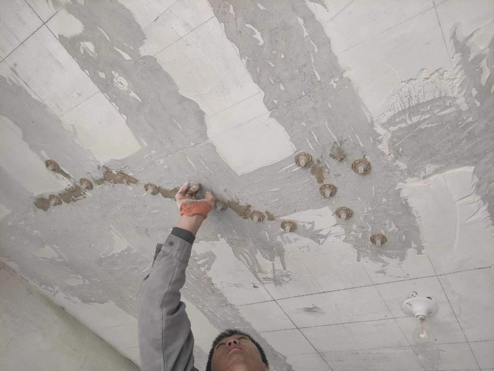 蔚县混凝土楼板裂缝为什么会开裂?怎么修补?